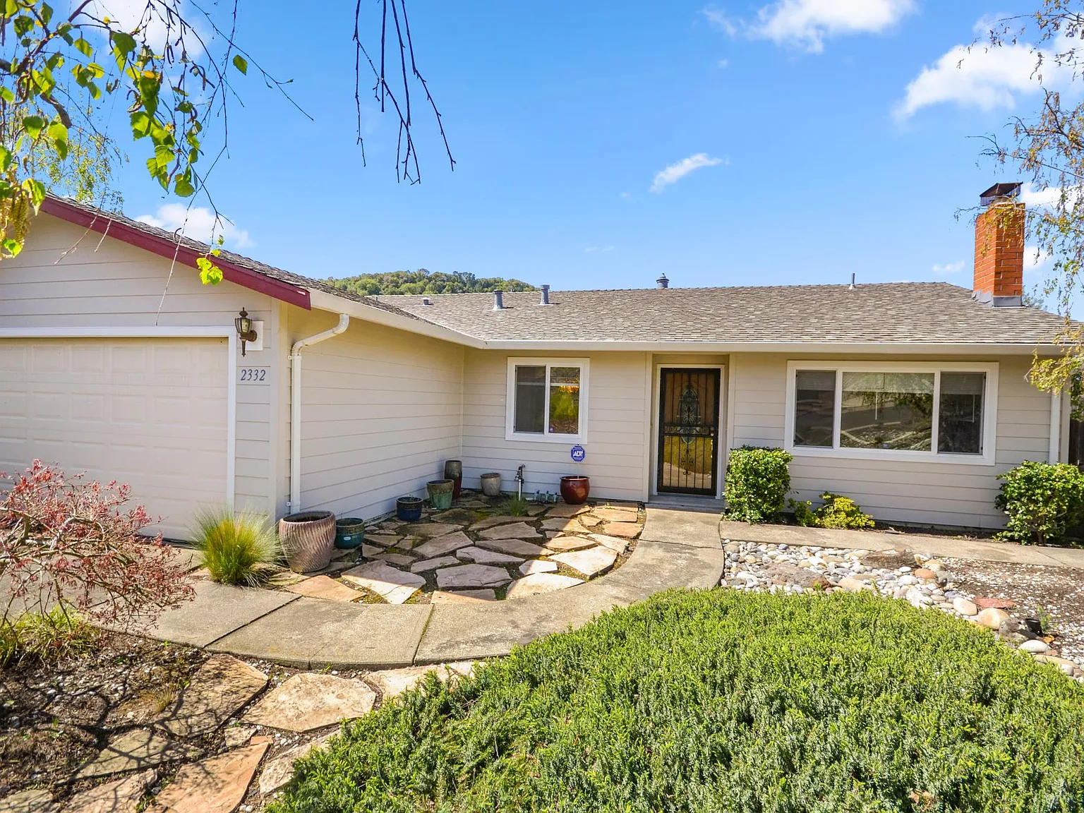 2332 Monte Vista Dr — Photo 2