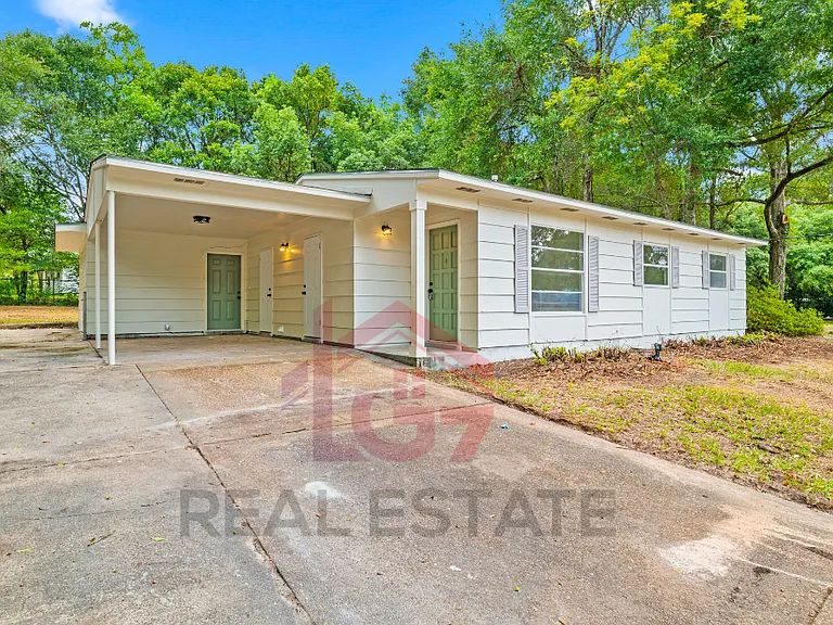 4112 Vassar Cir — Photo 1