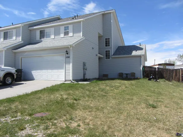 1210 Meadow Ln, Douglas, WY 82633