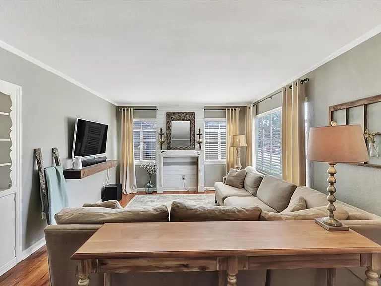 2521 Forest Park Blvd — Photo 4