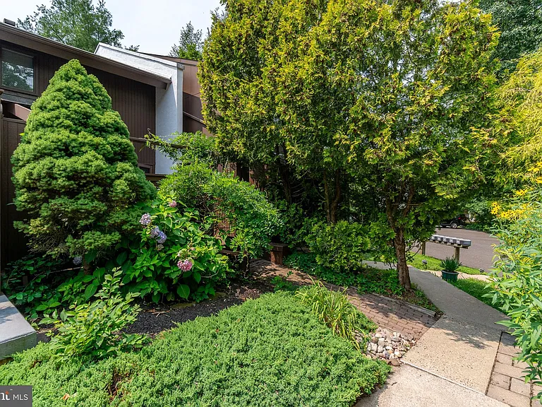 9 Arden Way — Photo 6