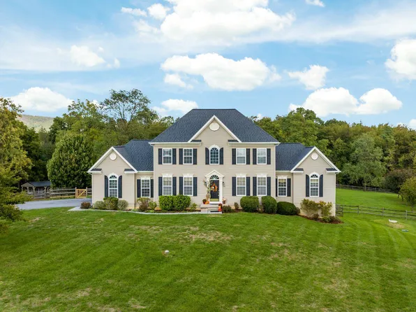 306 Waverly Dr, Strasburg, VA 22657