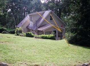 355 Stoneridge Rd, Emmaus, PA 18049