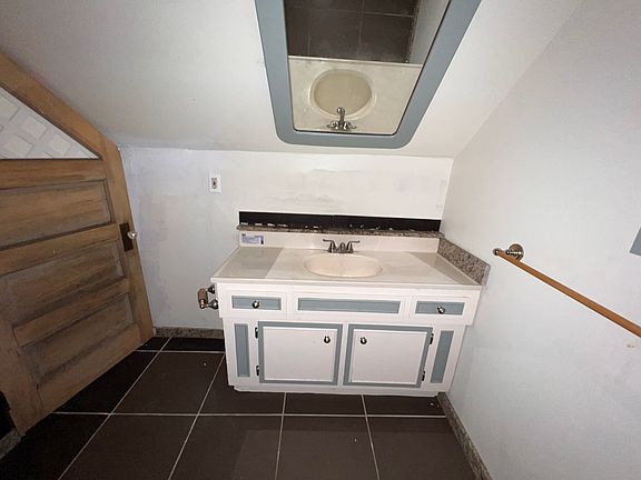 3rd image of 4267 E 131st St #3
