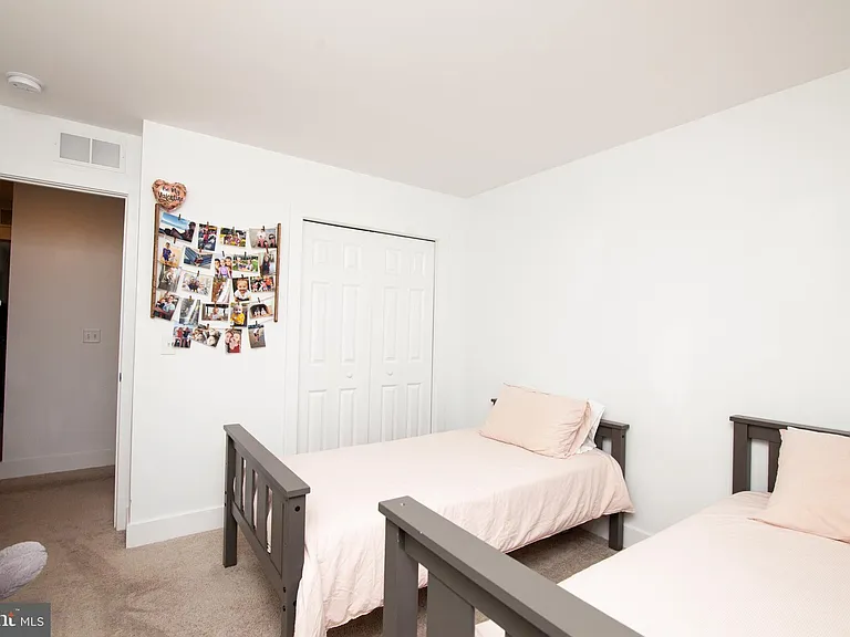 313 Estate Dr — Photo 8