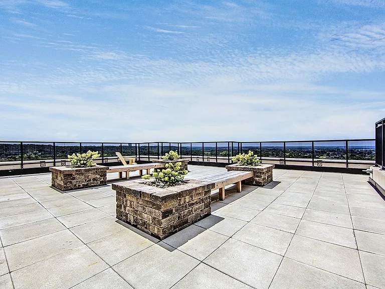 40 Towering Heights Blvd — Photo 14