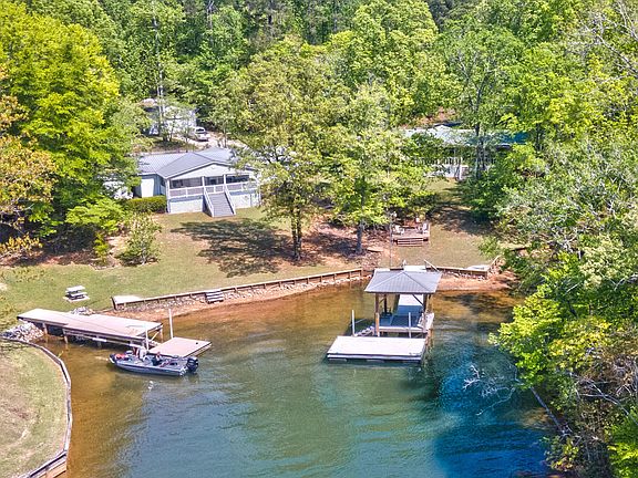 4th image of 44 Hickory Dr