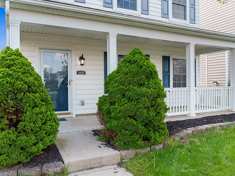 4035 Redroyal Ave — Photo 5