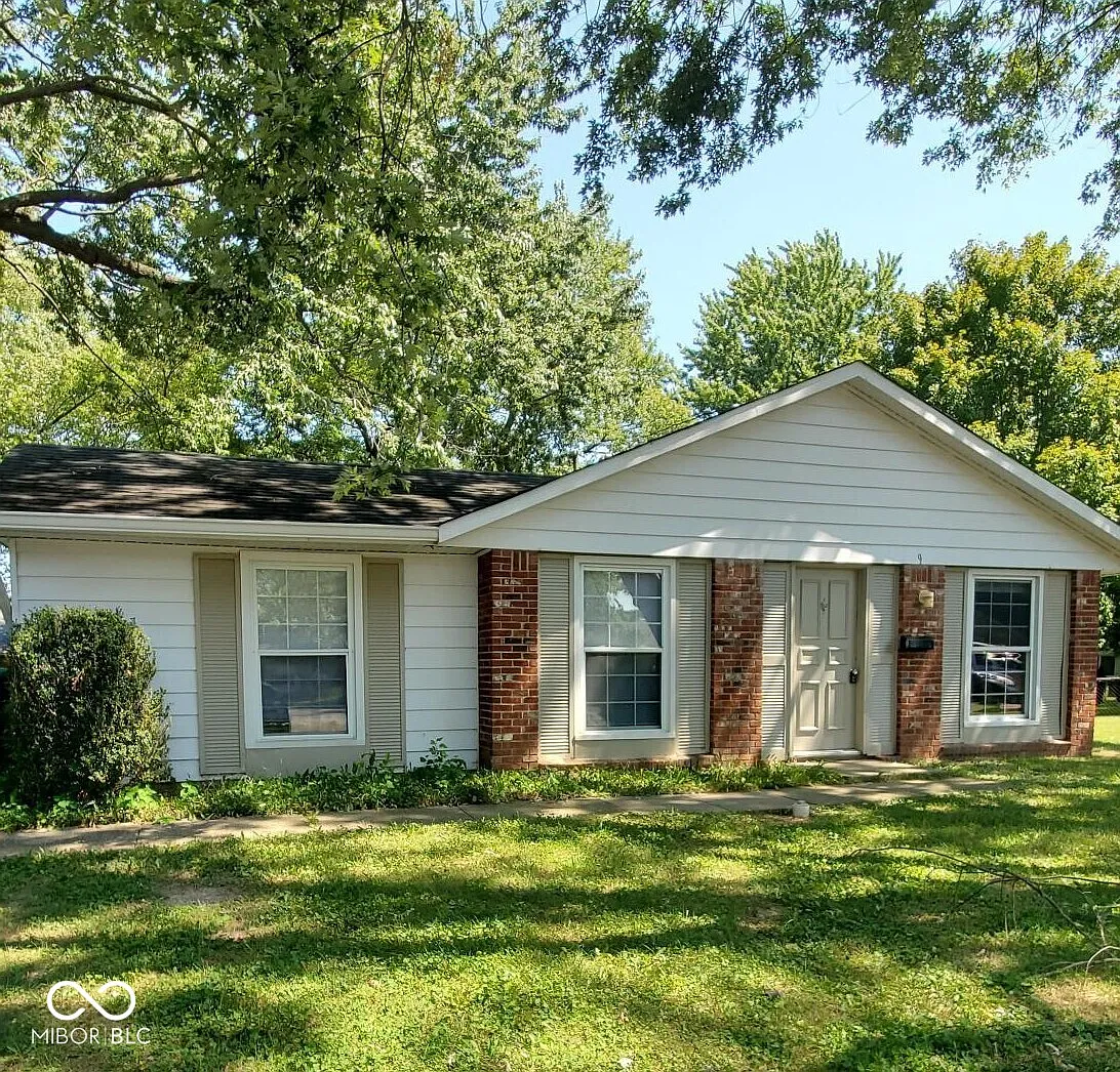 3 bed, 1.0 bath, 1107 sqft, $1,450 — Photo 1