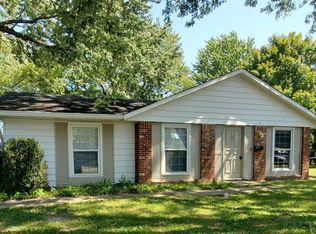 9 Greenbriar Ct, Whiteland, IN 46184