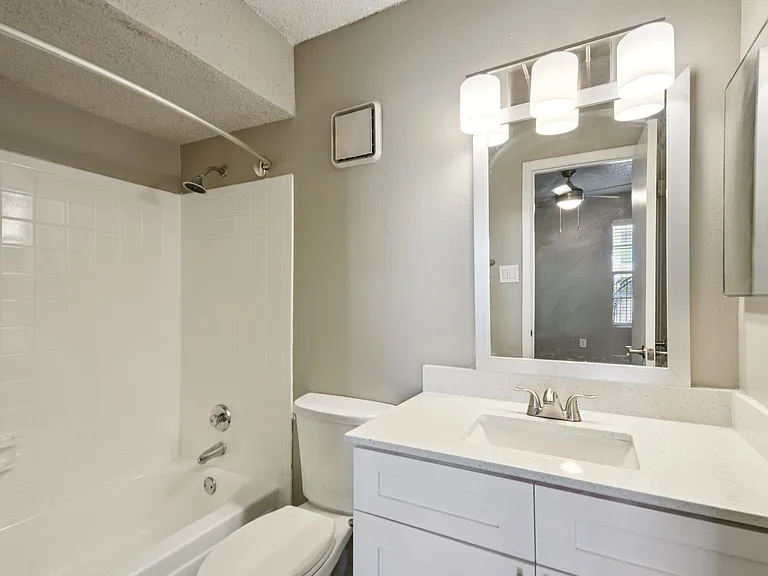 5644 Riverwalk Dr — Photo 70