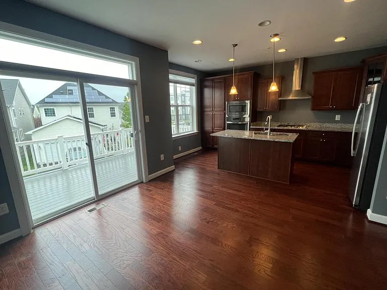 2101 Saint Josephs Dr — Photo 17