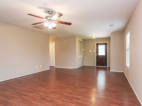 3rd image of 16503 Hollygate Ln