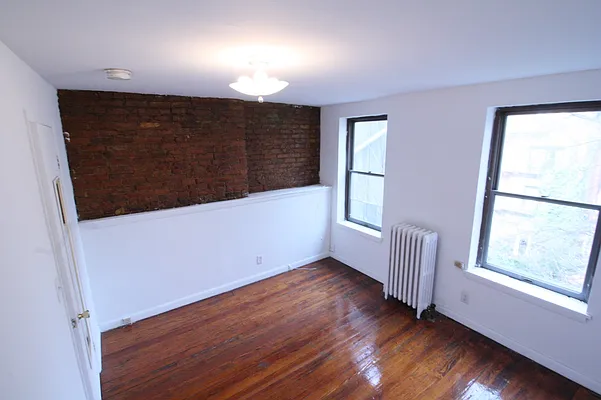 Rented by Green Line Realty | media 2