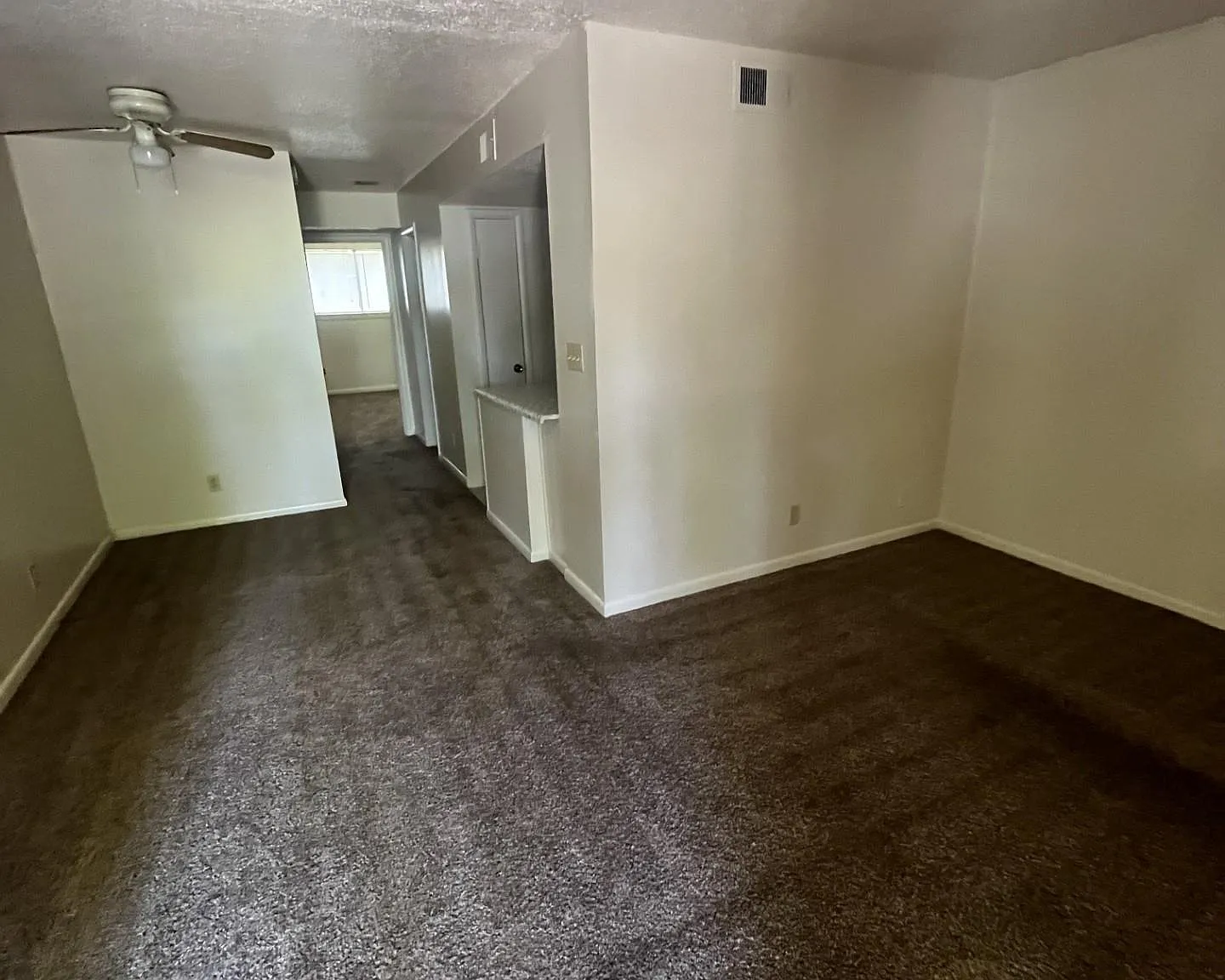 1 bed, 1.0 bath, $695 — Photo 4