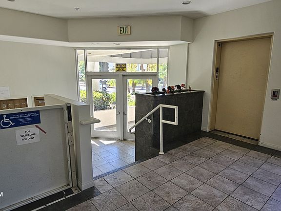 4th image of 505 E Doran St APT 103