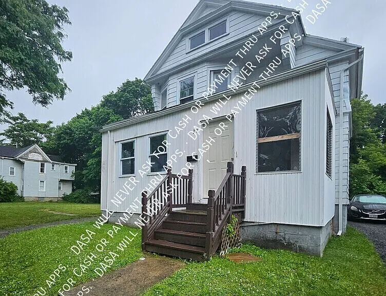 27 Locust St #LOWER — Photo 1