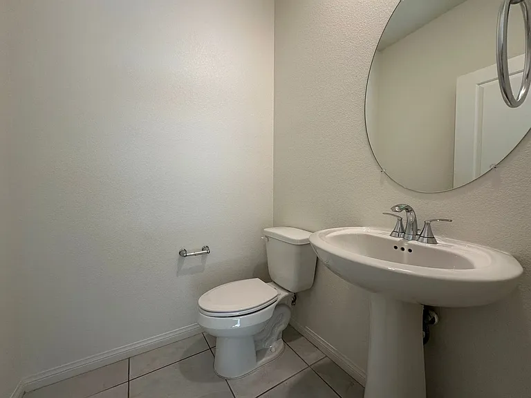5953 Bruselas St — Photo 16