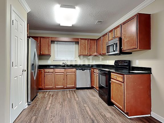 3rd image of 8 Sunnydale Ln
