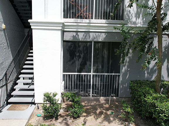 2nd image of 5805 Legacy Crescent Pl