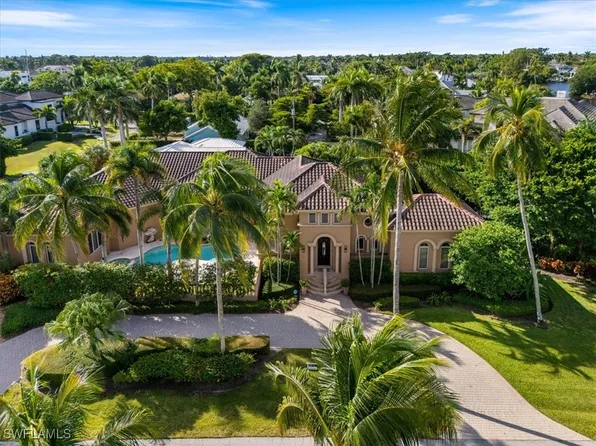 550 21st Ave S, Naples, FL 34102