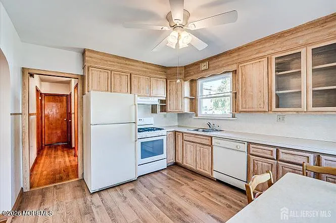 92 Lake View Blvd — Photo 9