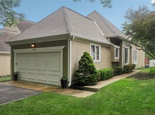 12574 Barkley St, Overland Park, KS 66209