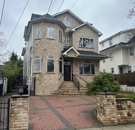 2nd image of 69 Summit Rd