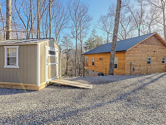 3rd image of 70 Tuscarora Trl