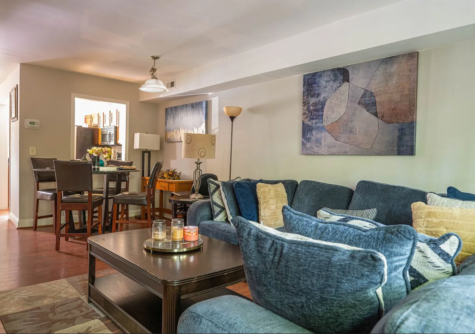 Cozy 2 Bedrooms Condo — Photo 2