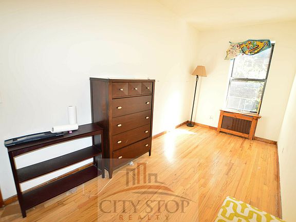 5th image of 306 W 73rd St APT 4B