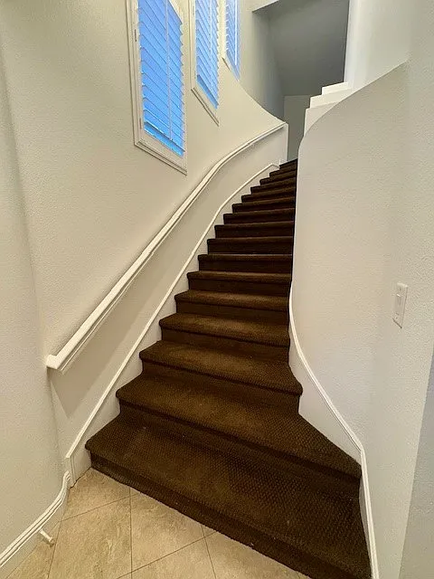 2 bed, 1033 sqft, $3,100 — Photo 2