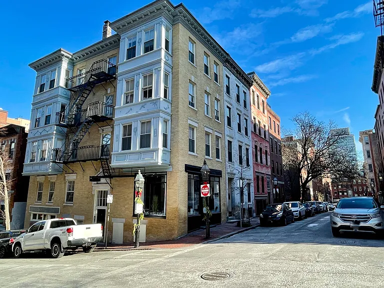 22 Anderson St #22 — Photo 8