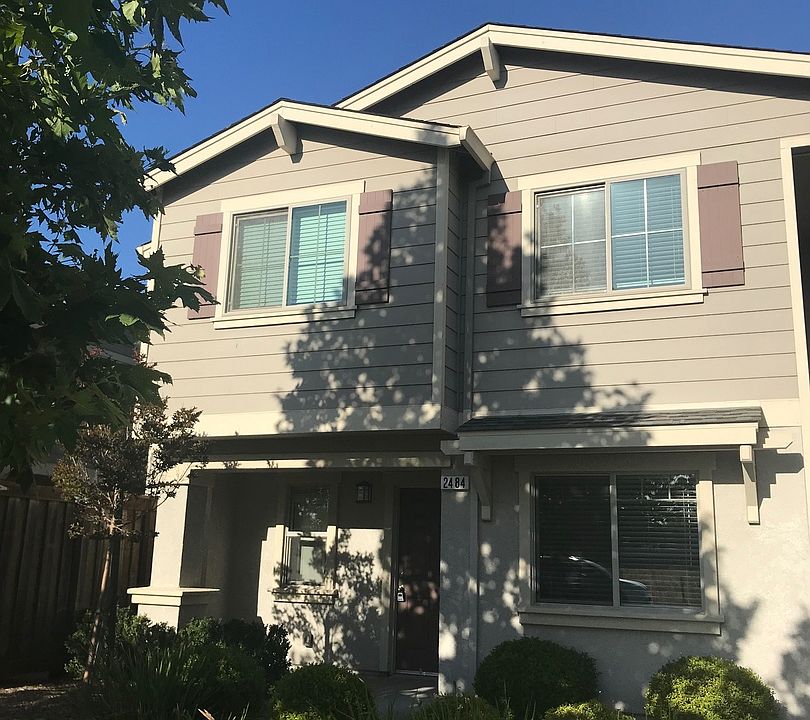 1st image of 2482 Avignon Cir