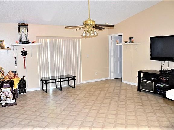 5th image of 510 Creston Ct