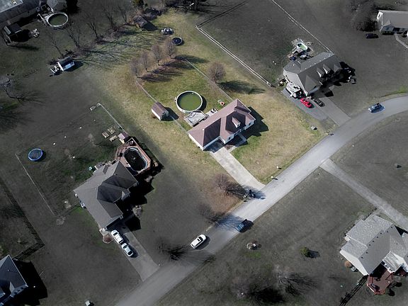 3rd image of 473 Emma Dr