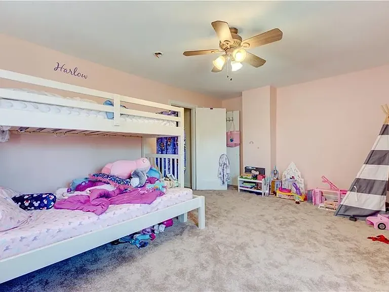 364 Questend Ave — Photo 3