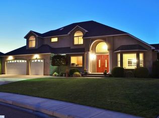 450 Cherry Blossom Loop, Richland, WA 99352