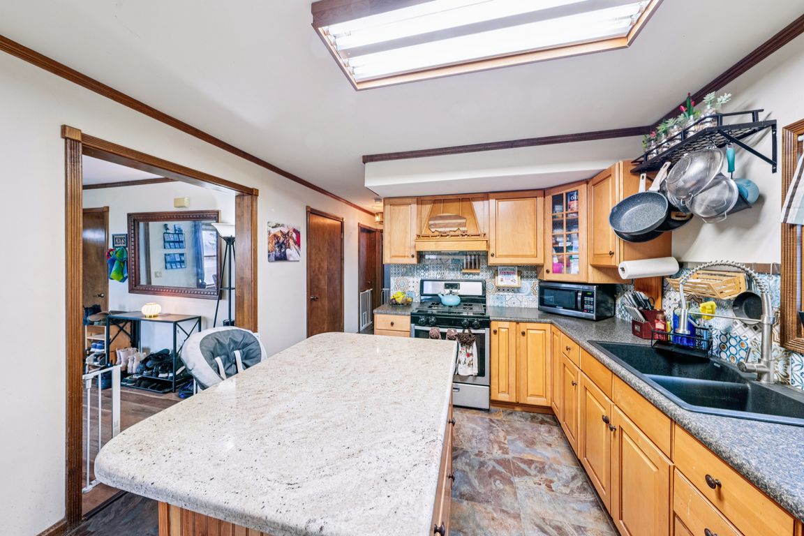 next background image