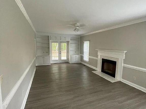 5th image of 512 Woods Walk Ln