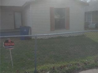 304 W Hull St, Denison, TX 75020