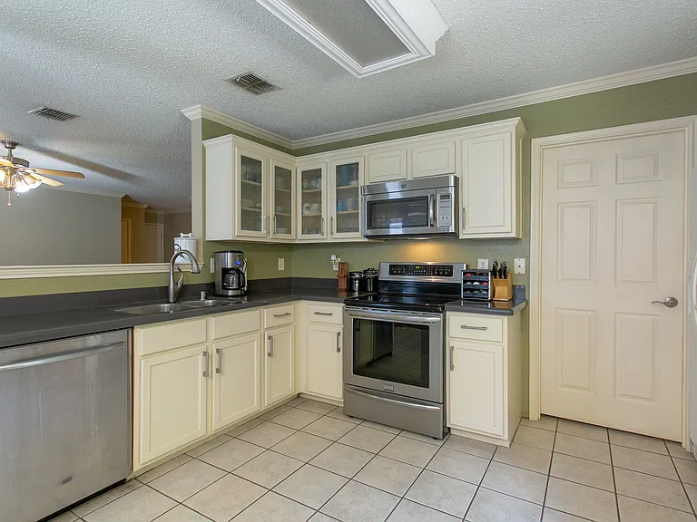 9005 Glen Falls Ln — Photo 3