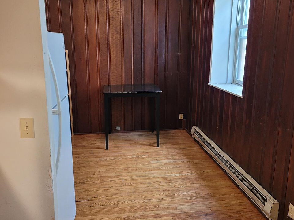 1st image of 300 W Main St