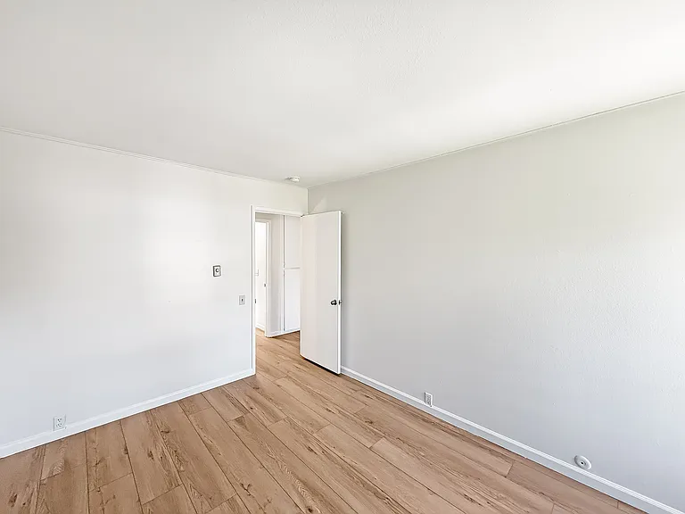 4360 Vision Dr — Photo 10