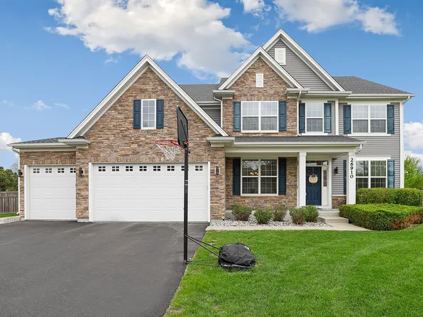 26910 Summergrove Dr, Plainfield, IL 60585