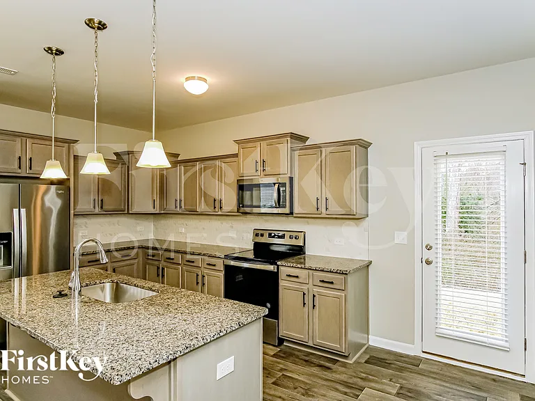 309 Connect Dr — Photo 5