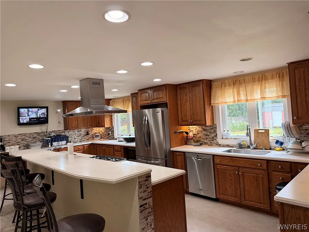 4 bed, 2.5 bath, 2468 sqft, $3,000 — Photo 4