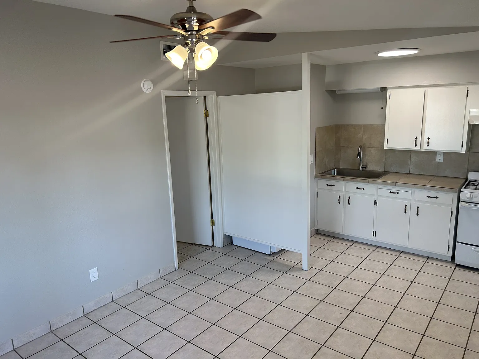 P662A 2025 South Forest Avenue - 1 — Photo 4
