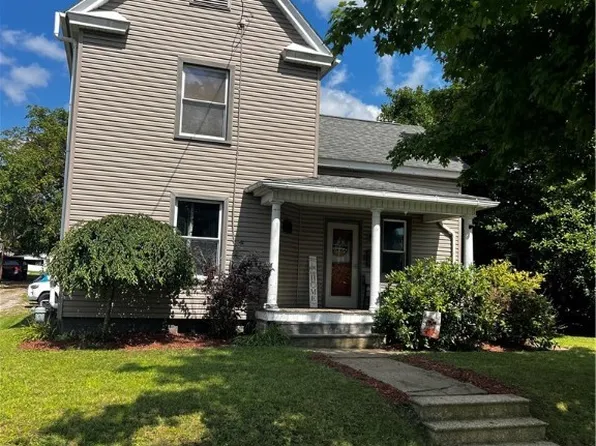118 Wooster St NW, Navarre, OH 44662