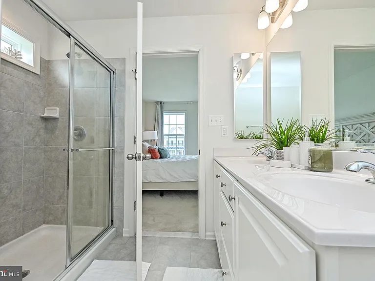 106 Alliance Ct — Photo 12